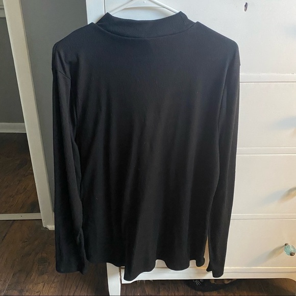 Old Navy Crew Neck Sweater, Black, Long Sleeve - Picture 3 of 3